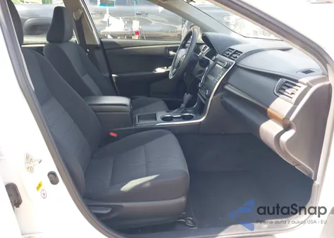 2017 Toyota Camry Le z USA, uszkodzony, nr VIN 4T1BF1FK8HU768038